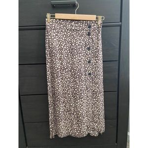 H&M midi skirt with buttons l Size 4